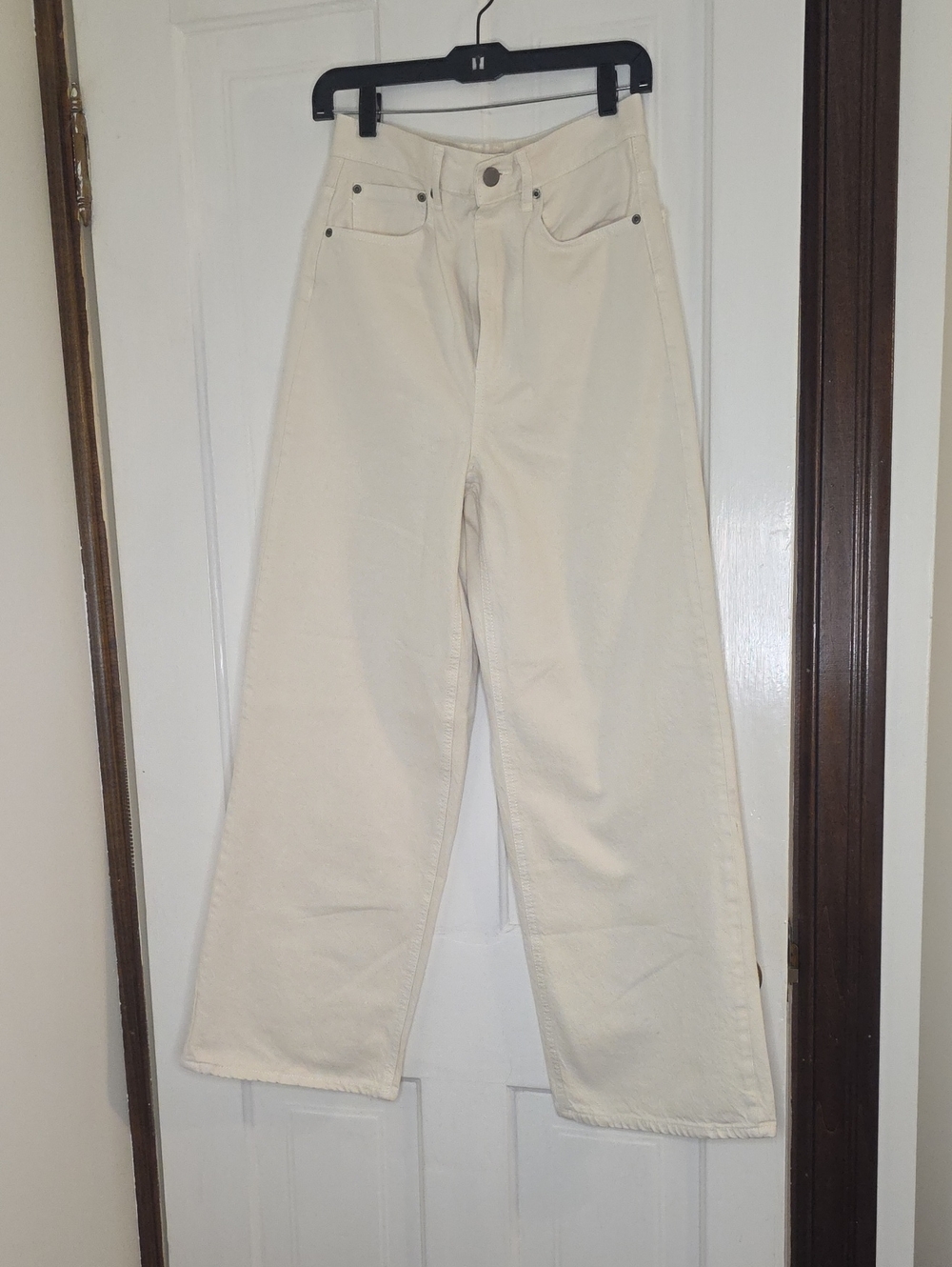 Zara Wide-Leg High-Rise Jeans in Cream